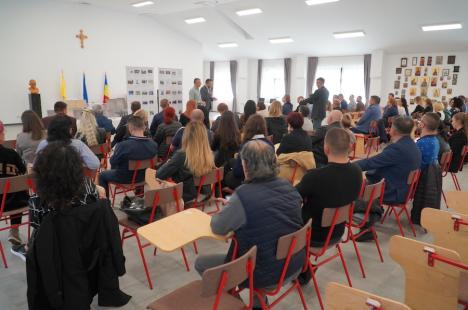 Peste aşteptări: Circa 50 de locuitori din Ioşia s-au întâlnit cu primarul Birta și au votat proiecte de bugetare participativă pentru cartierul lor (FOTO)