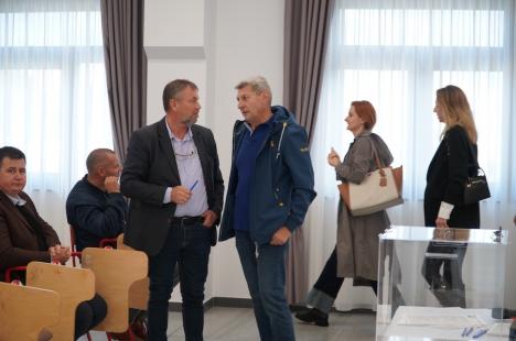 Peste aşteptări: Circa 50 de locuitori din Ioşia s-au întâlnit cu primarul Birta și au votat proiecte de bugetare participativă pentru cartierul lor (FOTO)