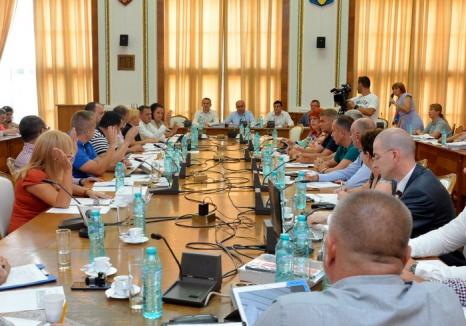 Răzbunarea PSD-UDMR: Opoziţia a respins 48 de proiecte de hotărâri propuse de primarul Bolojan