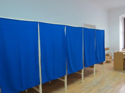 A început referendumul, toate cele 650 secţii de votare din Bihor au fost deschise la timp şi fără incidente