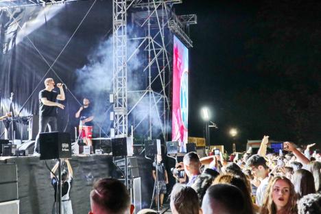 Party 100%: Distracţie şi pe furtună la Waves Festival, în Băile 1 Mai (FOTO/VIDEO)