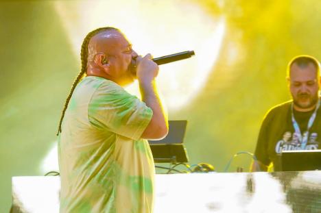 Mii de fani au cântat cu B.U.G. Mafia în ultima zi de Waves Festival (FOTO/VIDEO)