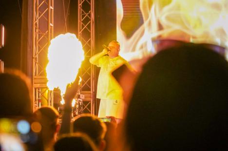 Mii de fani au cântat cu B.U.G. Mafia în ultima zi de Waves Festival (FOTO/VIDEO)