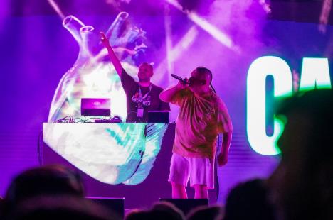 Mii de fani au cântat cu B.U.G. Mafia în ultima zi de Waves Festival (FOTO/VIDEO)