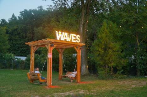 Waves Festival a început în forță, cu mii de fani dansând pe muzica DJ-ului Tujamo (FOTO/VIDEO)