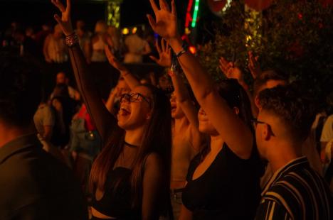 Waves Festival a început în forță, cu mii de fani dansând pe muzica DJ-ului Tujamo (FOTO/VIDEO)