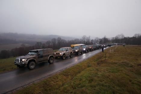 Aventurieri cu suflet mare: Peste 100 de persoane din cătune izolate din Bihor au primit cadouri de la West Alpine Off Road (FOTO)