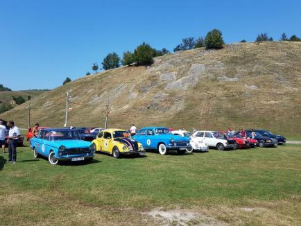 Pagubă de 10.000 euro! Hoţii au furat instalaţia de cronometrare a Raliului Carpaţi Retro, desfăşurat în premieră în Bihor (FOTO)