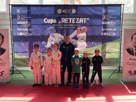 34 de medalii pentru sportivii Clubului orădean Wolf la competițiile de taekwondo din Hațeg și Ungaria