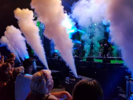 WTF: În a doua zi de festival, rockerii au cântat 'Săracă inima me'. Diseară, la Ineu urcă pe scenă Viţa de Vie şi Fraţii Jdieri (FOTO / VIDEO)
