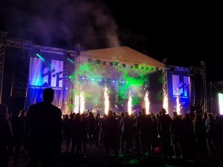 A început WTF Festival la Ineu: Care a fost atmosfera în prima seară (FOTO / VIDEO)