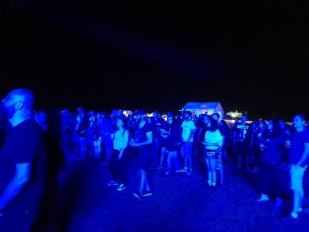 A început WTF Festival la Ineu: Care a fost atmosfera în prima seară (FOTO / VIDEO)