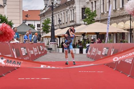 Ei sunt oamenii de fier! Cine sunt câștigătorii triatlonului care a avut linia de finish în centrul Oradiei (FOTO)