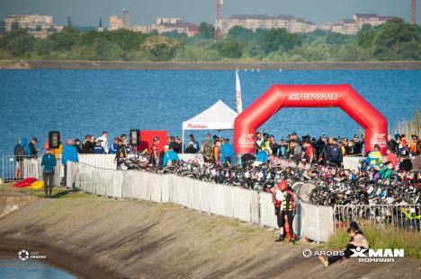 Sportivi din 14 țări își testează limitele la Oradea în competiția de triatlon AROBS X-Man România 2024 (FOTO)