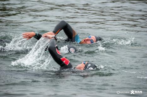 Sportivi din 14 țări își testează limitele la Oradea în competiția de triatlon AROBS X-Man România 2024 (FOTO)