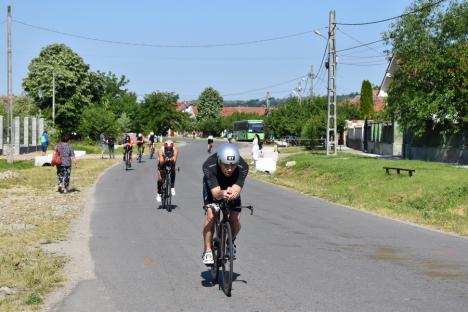 Se caută oamenii de fier! Campionatul naţional de triatlon a revenit în Bihor (FOTO / VIDEO)