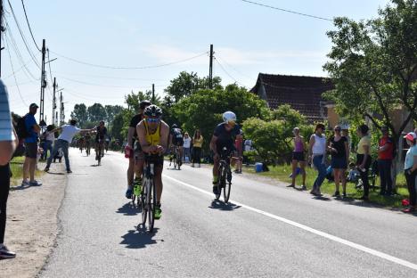 Se caută oamenii de fier! Campionatul naţional de triatlon a revenit în Bihor (FOTO / VIDEO)