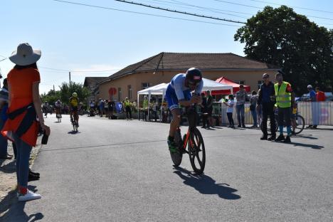 Se caută oamenii de fier! Campionatul naţional de triatlon a revenit în Bihor (FOTO / VIDEO)