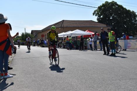 Se caută oamenii de fier! Campionatul naţional de triatlon a revenit în Bihor (FOTO / VIDEO)