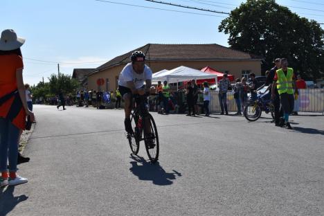 Se caută oamenii de fier! Campionatul naţional de triatlon a revenit în Bihor (FOTO / VIDEO)