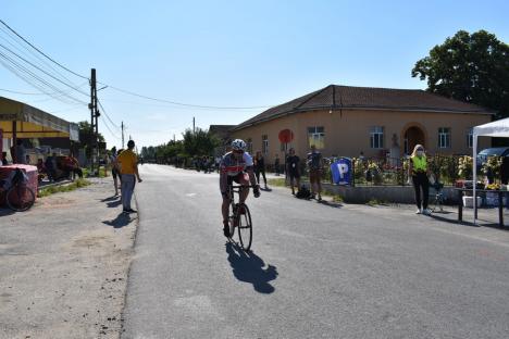 Se caută oamenii de fier! Campionatul naţional de triatlon a revenit în Bihor (FOTO / VIDEO)