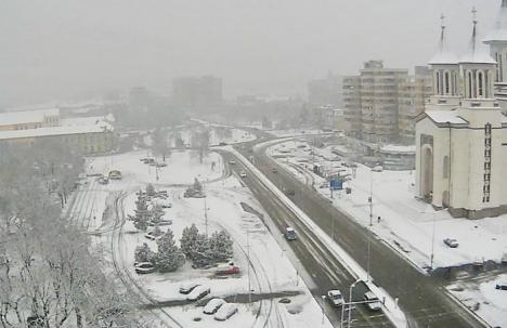 Trafic în condiţii de iarnă, pe şoselele din Oradea şi Bihor