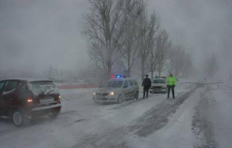 Furtună de zăpadă peste România: 7 judeţe, sub cod roşu de vreme rea