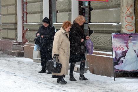 Ninsoare la Oradea. RER Ecologic Service a scos pe străzi 16 utilaje (FOTO)