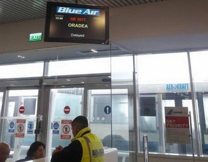 Aeroportul Otopeni, blocat de o ploaie îngheţată: Zborul spre Oradea, cu actori renumiţi la bord, a fost amânat (FOTO)
