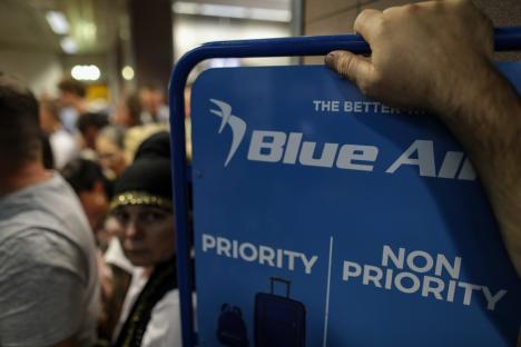 Criza continuă: Blue Air anunţă că nu va relua zborurile mai devreme de 10 octombrie