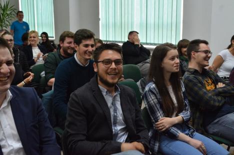 Zilele Carierei la Universitatea din Oradea: Studenţii au aflat de ce sunt meseriaşi primarul Bolojan, rectorul Bungău şi actorul Richard Balint (FOTO)