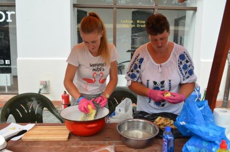 Zilele Culturii Slovace: Tradiţii şi concurs de gătit găluşte tăuţeşti, în Cetate (FOTO / VIDEO)
