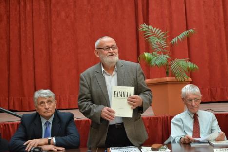 Zilele Revistei Familia au debutat cu sărbătorirea unui poet şi critic care a semnat în publicaţia orădeană timp de 51 de ani (FOTO)