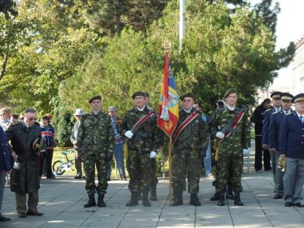 Trăiască oastea românească! Orădenii au sărbătorit Ziua Armatei (FOTO)