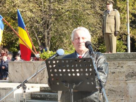 Trăiască oastea românească! Orădenii au sărbătorit Ziua Armatei (FOTO)