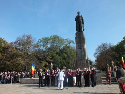 Trăiască oastea românească! Orădenii au sărbătorit Ziua Armatei (FOTO)