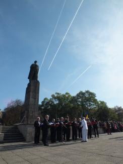 Trăiască oastea românească! Orădenii au sărbătorit Ziua Armatei (FOTO)