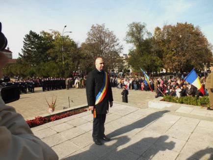 Trăiască oastea românească! Orădenii au sărbătorit Ziua Armatei (FOTO)