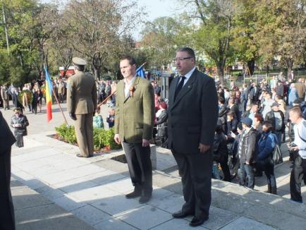 Trăiască oastea românească! Orădenii au sărbătorit Ziua Armatei (FOTO)