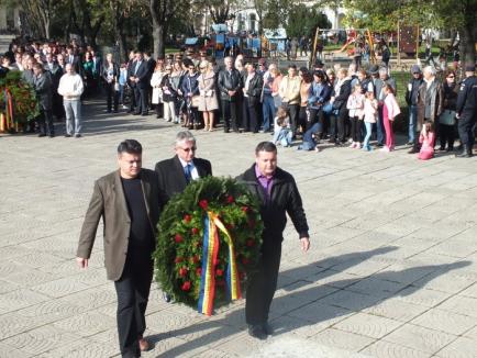 Trăiască oastea românească! Orădenii au sărbătorit Ziua Armatei (FOTO)