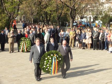 Trăiască oastea românească! Orădenii au sărbătorit Ziua Armatei (FOTO)