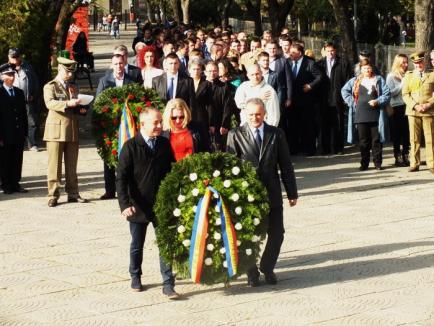 Trăiască oastea românească! Orădenii au sărbătorit Ziua Armatei (FOTO)