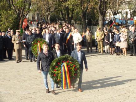 Trăiască oastea românească! Orădenii au sărbătorit Ziua Armatei (FOTO)