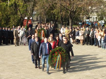 Trăiască oastea românească! Orădenii au sărbătorit Ziua Armatei (FOTO)