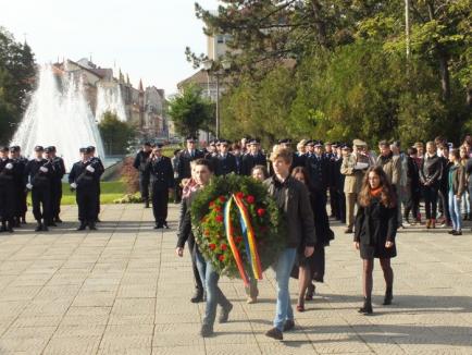 Trăiască oastea românească! Orădenii au sărbătorit Ziua Armatei (FOTO)