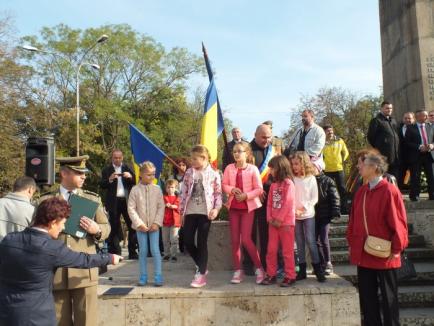 Trăiască oastea românească! Orădenii au sărbătorit Ziua Armatei (FOTO)