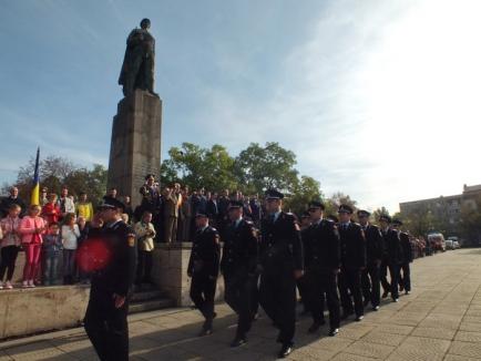 Trăiască oastea românească! Orădenii au sărbătorit Ziua Armatei (FOTO)