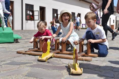 Imagini de la Festivalul Copiilor din Oradea. Cum s-au distrat picii (FOTO)