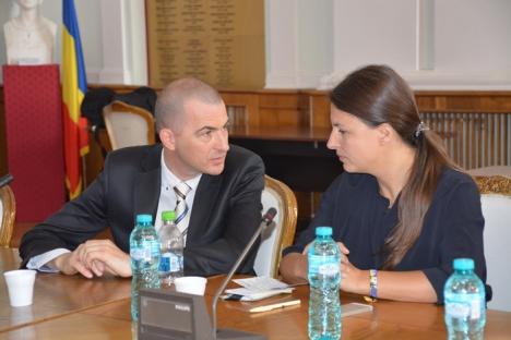 Orădeni, poftiţi acasă! Primarul Bolojan vrea să-i convingă pe orădenii plecaţi la muncă în străinătate să devină antreprenori acasă (FOTO)