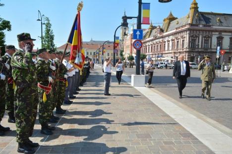 Ziua Drapelului Național a fost sărbătorită de oficialități și de o mână de orădeni, în lipsa primarului și a prefectului (FOTO)
